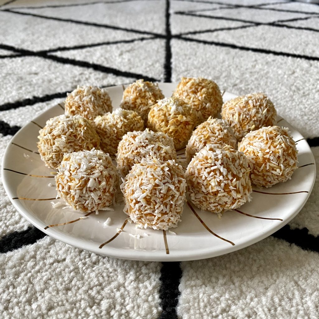 Coconut-carrot energy balls for a snack