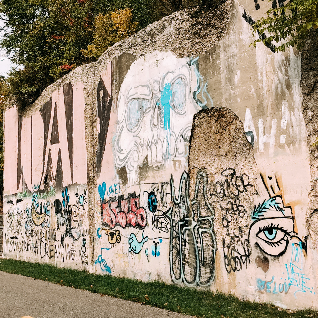 5E2ABFCE 7285 4579 B656 0F7344618CCA 1 105 c - The Dequindre cut, a must in Detroit Street Art - Part I