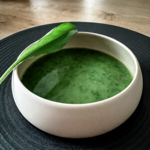 1A634E11 77C8 465B 8C38 06F98A79567A 1 300x300 - Wild garlic season is back!