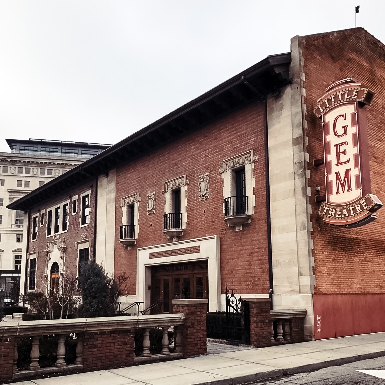 Du pain et des jeux, ou la visite du quartier des stades à Detroit.