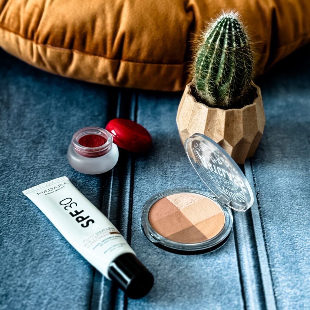 Le teint minimaliste et naturel, pour les beaux jours.